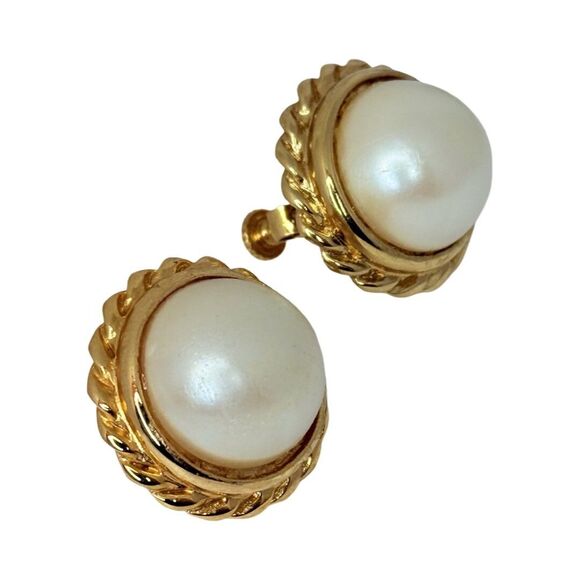 Vintage Napier Signed Pearl Button Screw Back Earrings 1" Gold Tone - Picture 3 of 9